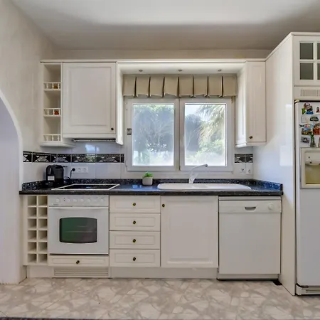 Villa Fortuna - Apartamentos У Estudios Para Vacaciones Con Territorio Y Piscina Comun, Calpe Gasthuis Calpe