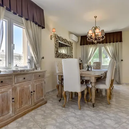 Gasthof Villa Fortuna - Apartamentos У Estudios Para Vacaciones Con Territorio Y Piscina Comun, Calpe Calp