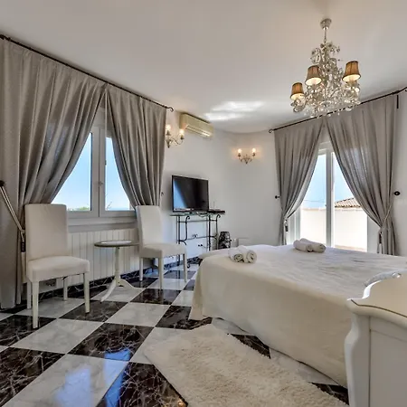 Gasthof Villa Fortuna - Apartamentos У Estudios Para Vacaciones Con Territorio Y Piscina Comun, Calpe